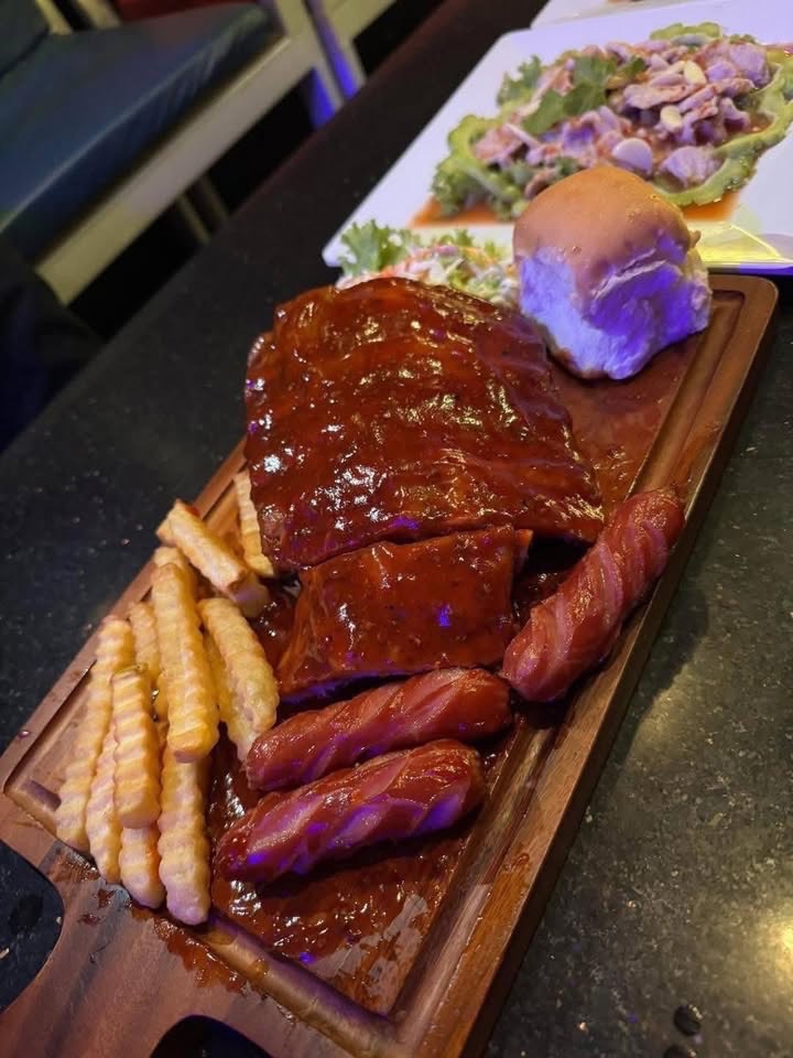 ร้านอาหาร ฟรายเดย์